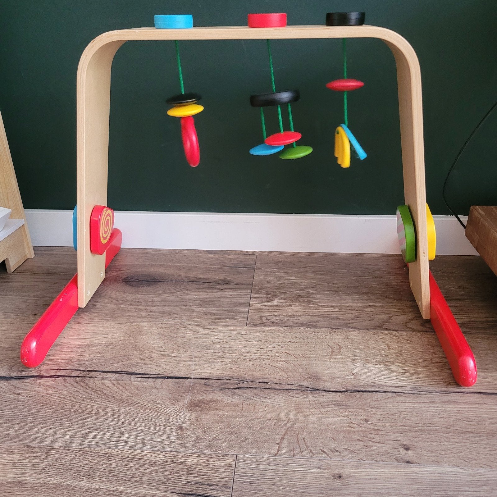 IKEA Babygym van hout met kleurrijke speeltjes, Kinderen en Baby's, Speelgoed | Babyspeelgoed, Ophalen