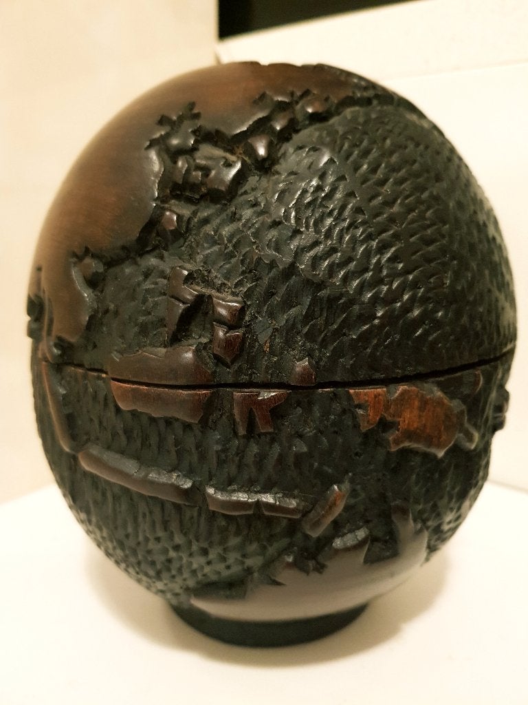 Houten uitgesneden globe /wereldbol, Huis en Inrichting, Woonaccessoires | Wereldbollen, Ophalen of Verzenden, Zo goed als nieuw