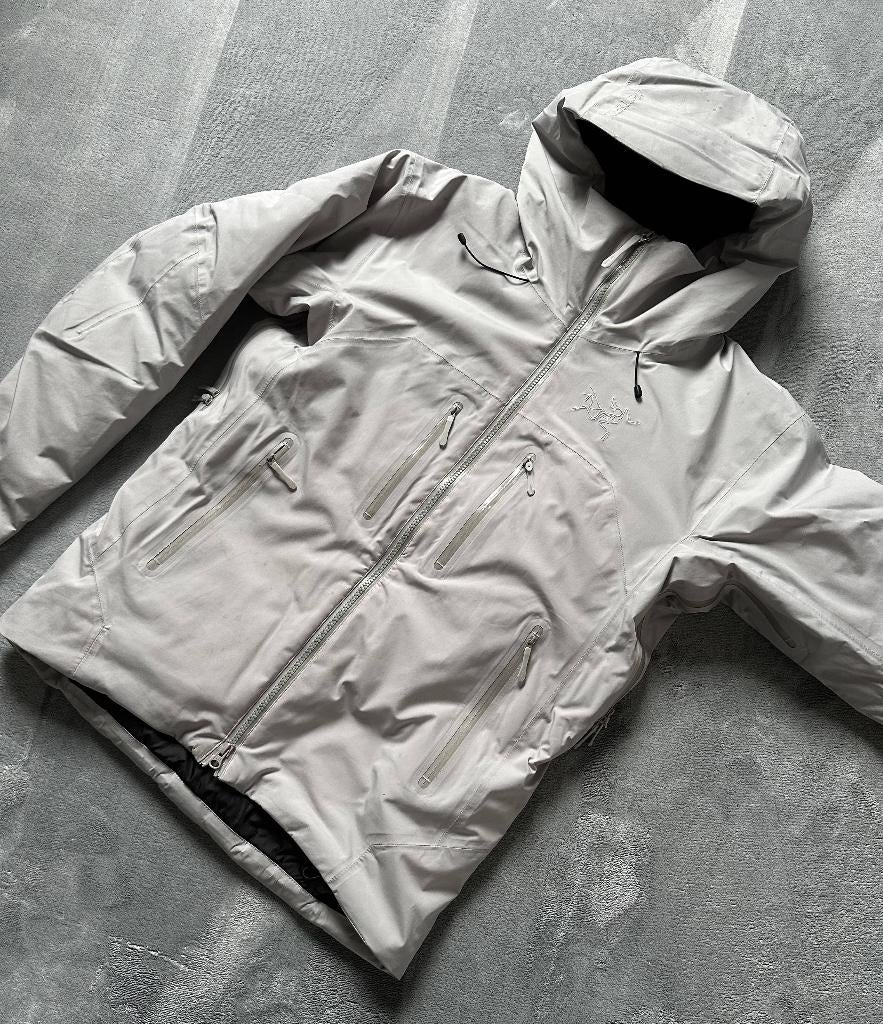 Arc’Teryx beta SL down jas - Maat S, Kleding | Heren, Jassen | Winter, Verzenden, Nieuw, Arc’teryx, Grijs