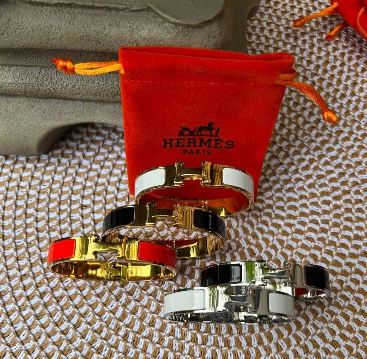 Hermès Clic H Armbanden - Diverse Kleuren, Ophalen of Verzenden, Zo goed als nieuw, Overige kleuren, Overige materialen