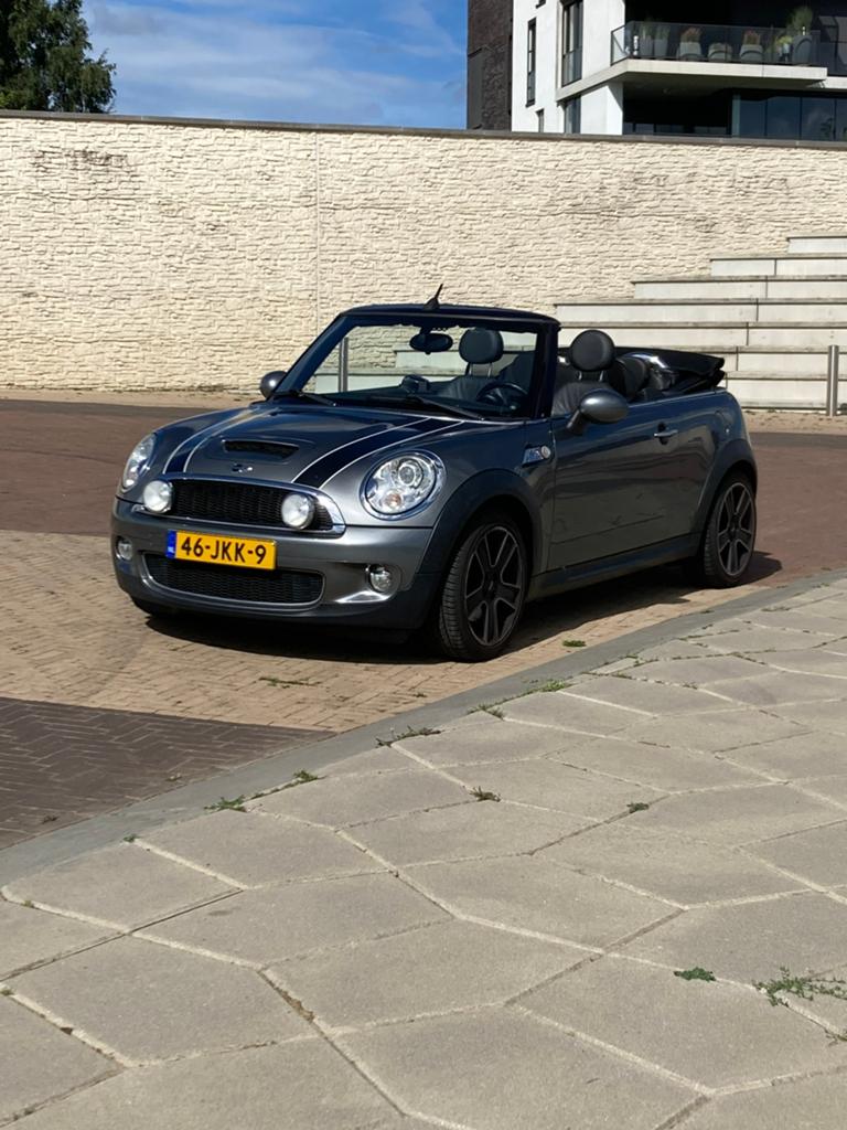 Mini 1.6 Cooper S Cabrio 2009 Grijs, Auto's, Mini, Voorwielaandrijving, Zwart, Cabriolet, 4 stoelen
