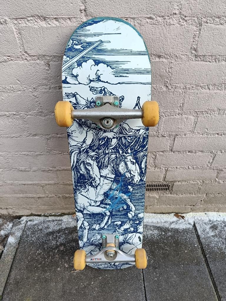 SK8DLX Skateboard 8.5" Hollow trucks + Spitfire wheels, Ophalen, Zo goed als nieuw, Skateboard