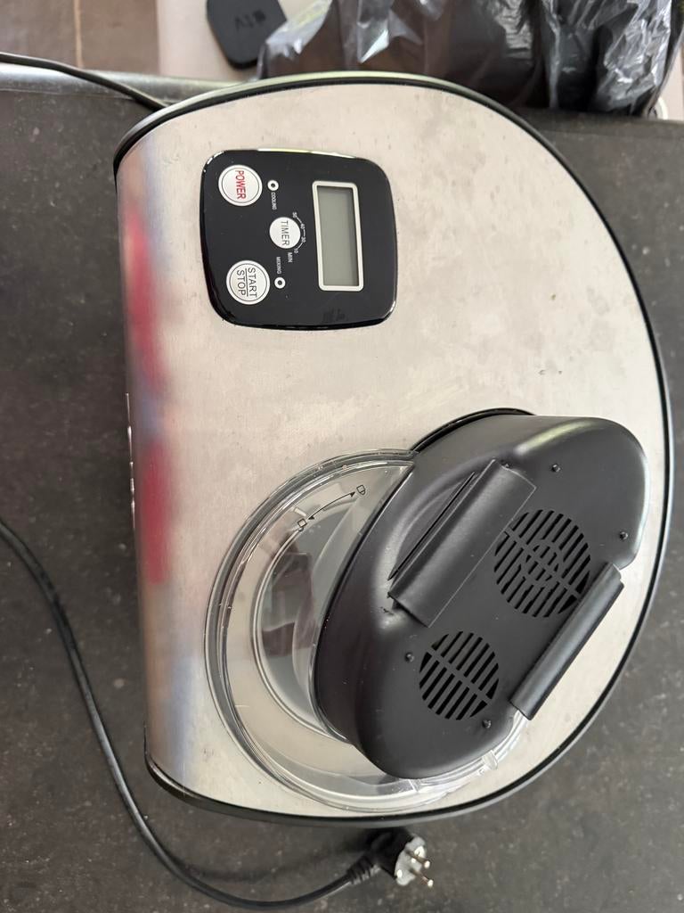 Domo DO9030I Zelfvriezende IJsmachine - 1.5L, Ophalen of Verzenden, Gebruikt