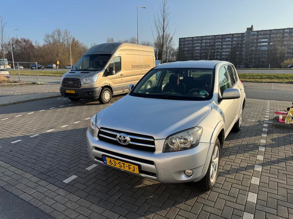 Toyota RAV4 2.2 D-4D Diesel – Cruise Control – Trekhaak– APK, Auto's, Toyota, Stof, Zwart, 4 cilinders, 2000 kg