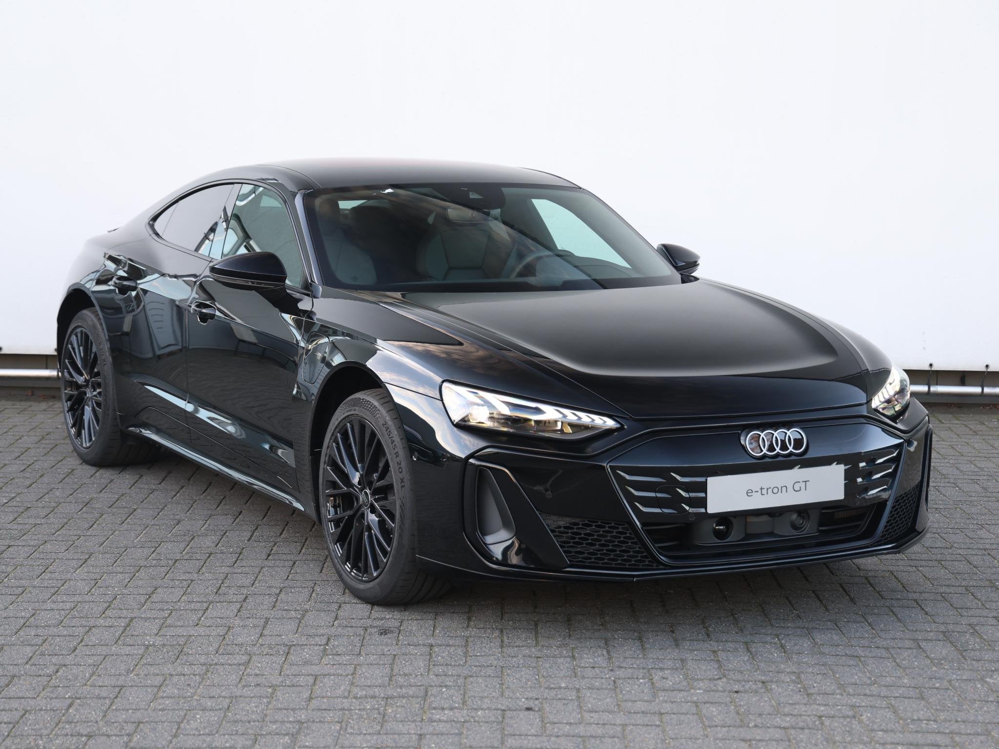 Audi e-tron GT 97 kWh 503 pk | Panoramadak | Assistentie Tou, Auto's, Audi, 660 min, 435 pk, Gebruikt, 2255 kg