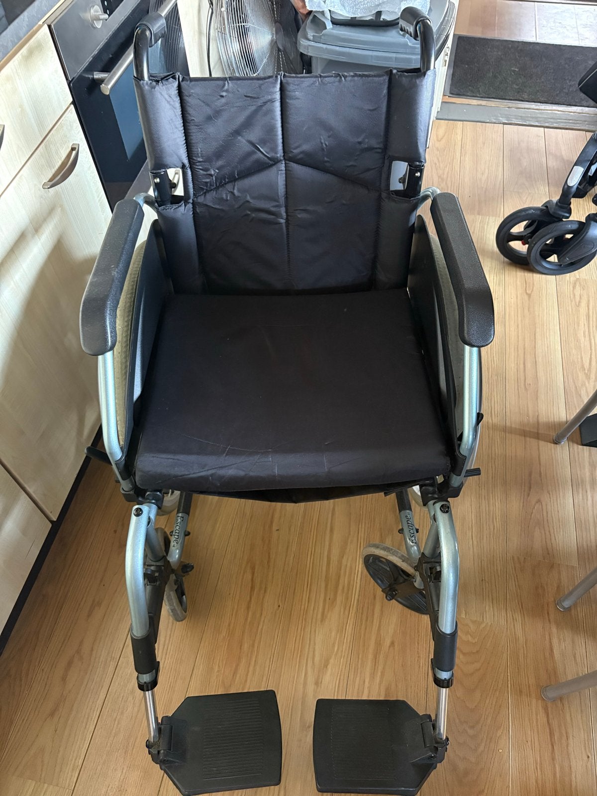 Te koop Goede gebruikte rolstoel, Ophalen, Inklapbaar, Gebruikt, Duwrolstoel
