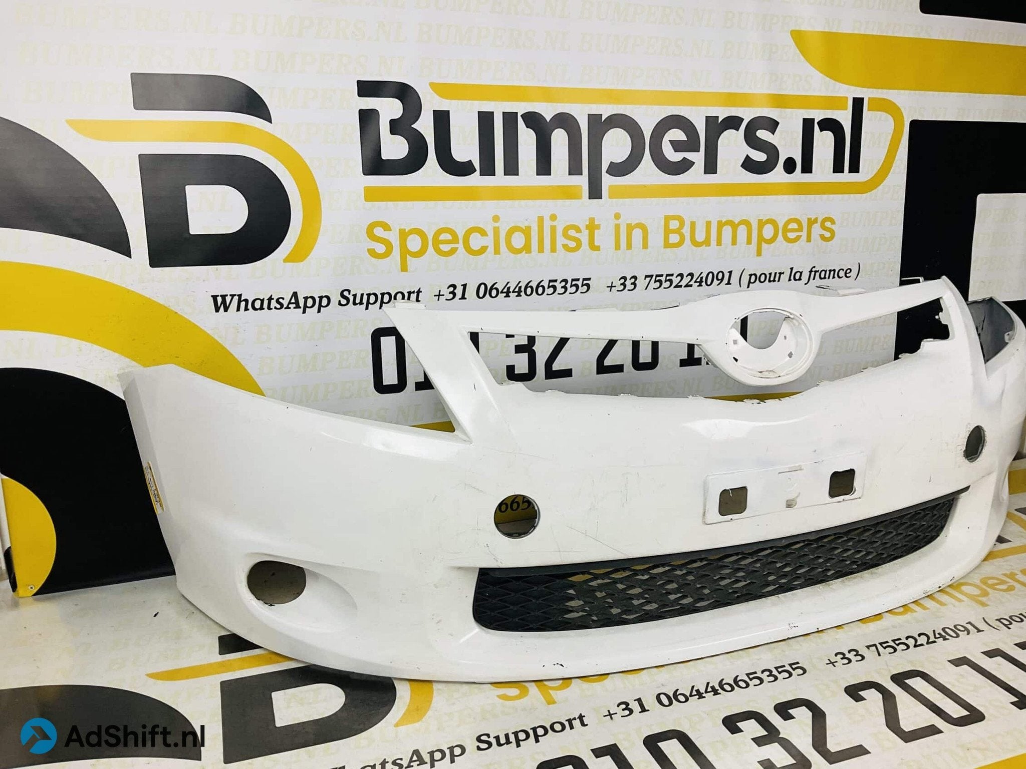 Bumper Toyota Auris Hybrid Voorbumper 2-D3-3291, Auto-onderdelen, Bumper