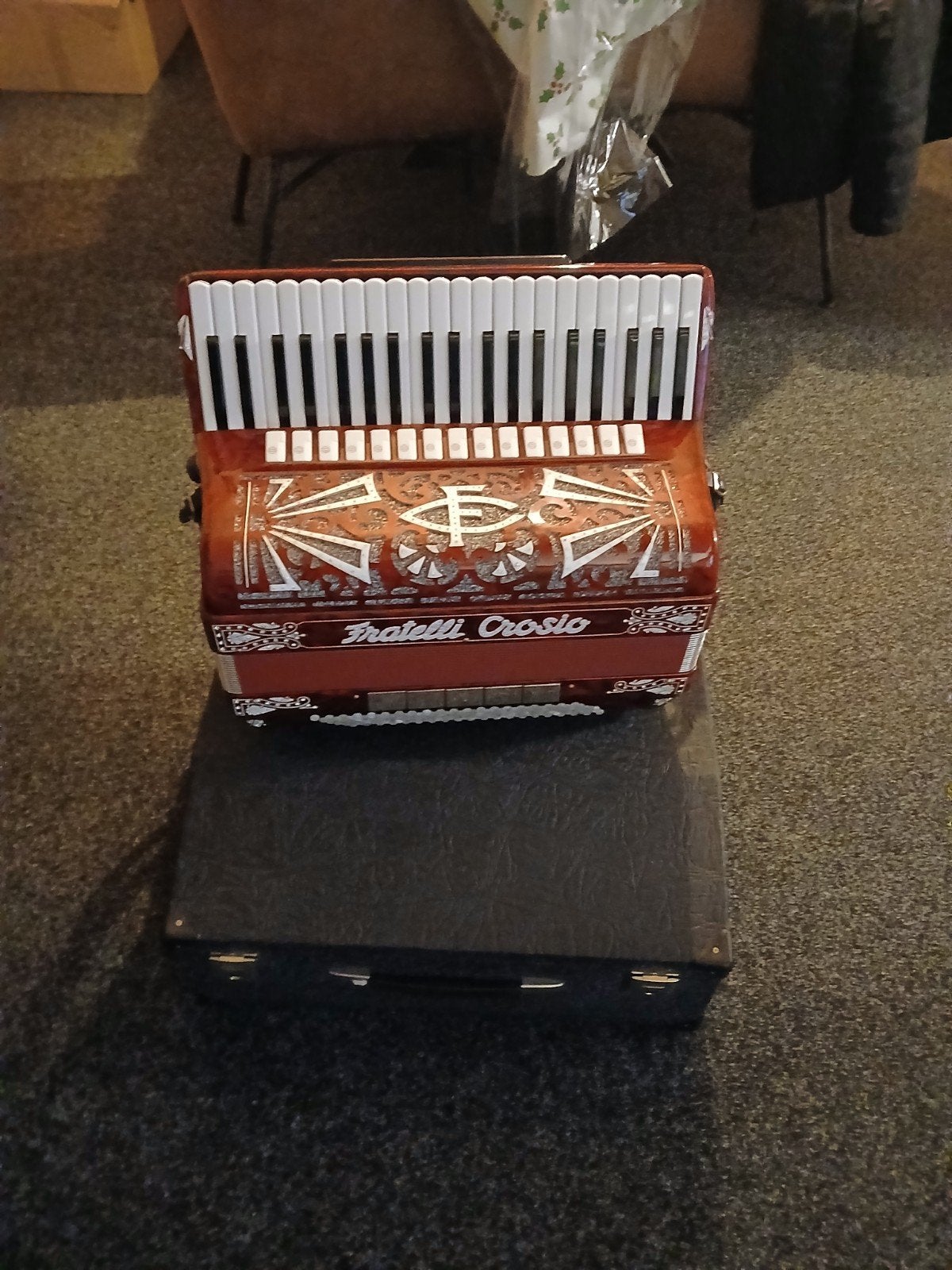 Fratelli Crosio 5 korig, Muziek en Instrumenten, Met koffer, Zo goed als nieuw, 120-bas, Ophalen