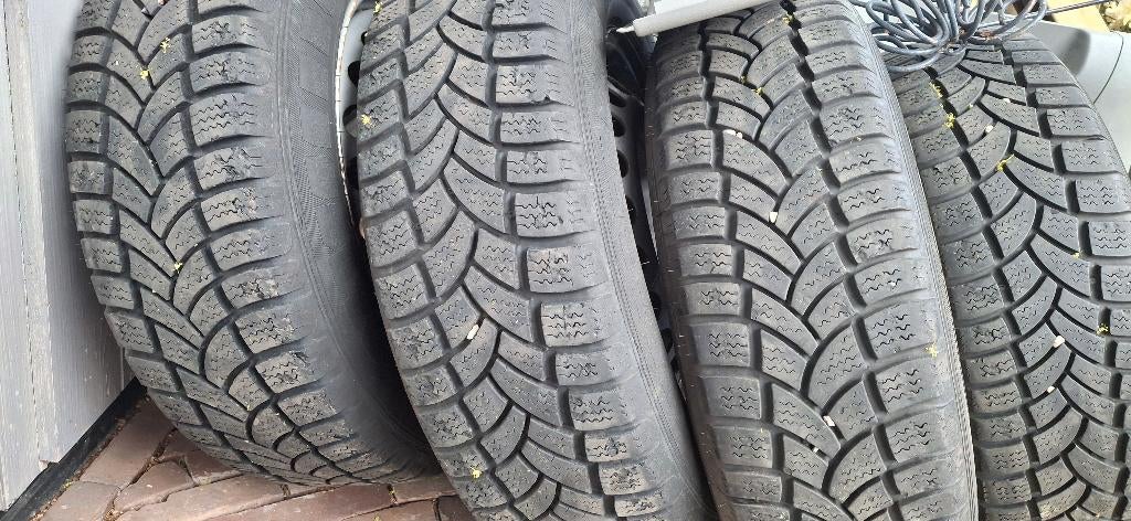 Winterbanden op velg voor VW transporter t5, Ophalen, 16 inch, Banden en Velgen, Winterbanden