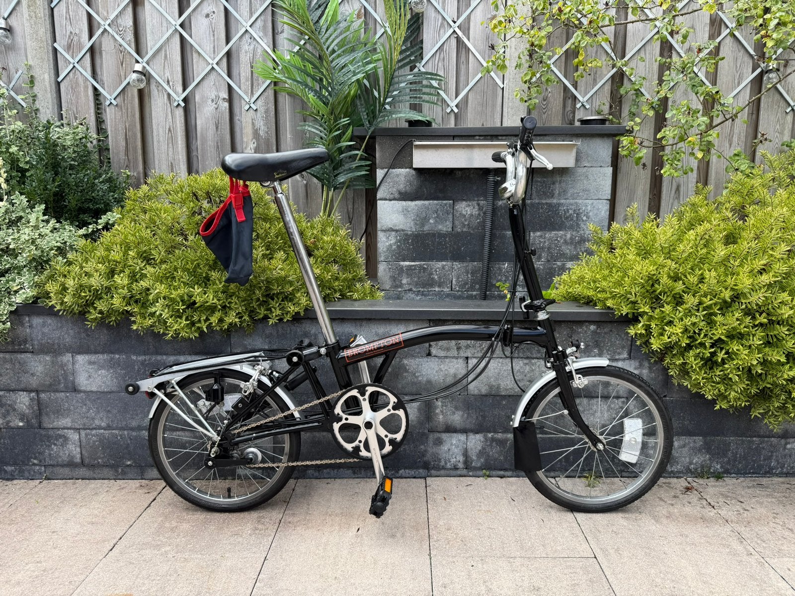 Nette zwarte Brompton vouwfiets met 6 versnellingen