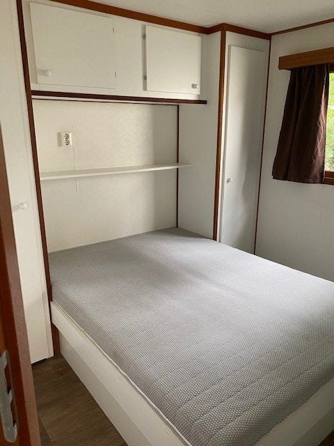 Foto 6 van Te koop super chalet met jaarplaats op camping Blauwe Meer