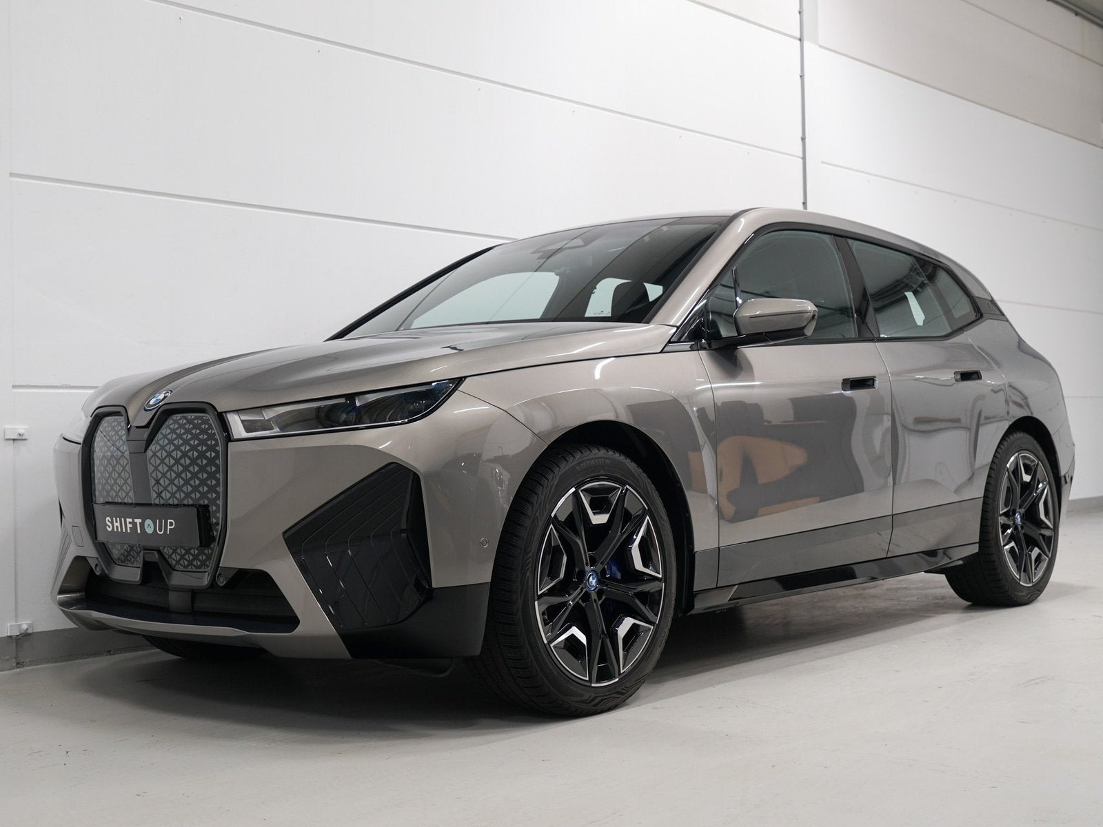 BMW iX xDrive40 Sport Laser | Soft Close (bj 2022), Automaat, Gebruikt, Zwart, IX