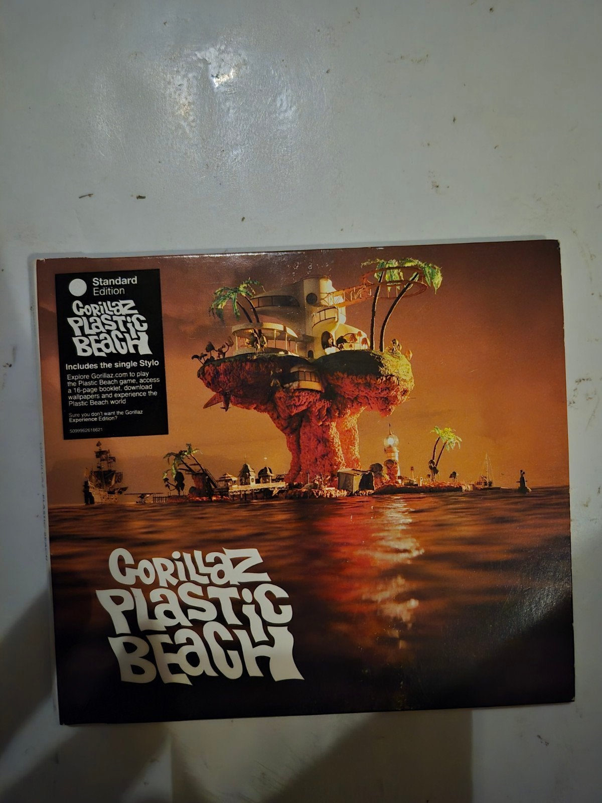 Gorillaz - Plastic beach. Cd. 2010, Ophalen of Verzenden, 2000 tot heden, Gebruikt