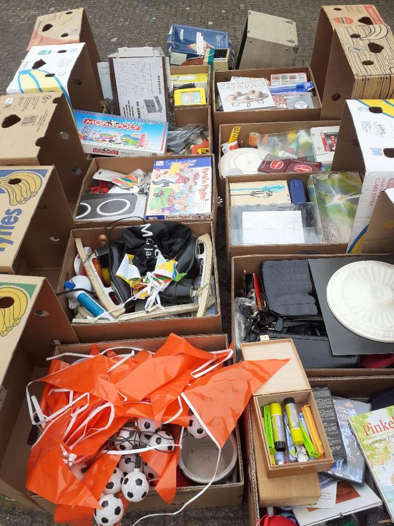 10 dozen rommelmarkt spullen van alles, Ophalen, Gebruikt