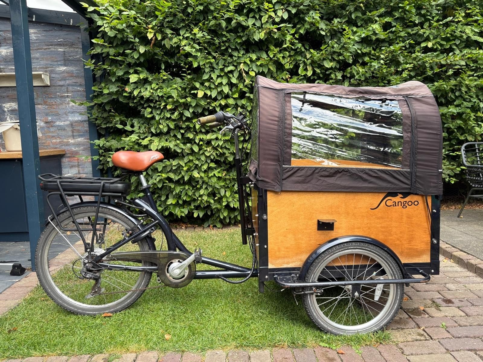 Cangoo Bakfiets met Huif en Elektrische Ondersteuning, 4 kinderen of meer, Gebruikt, Huif, Schijfrem