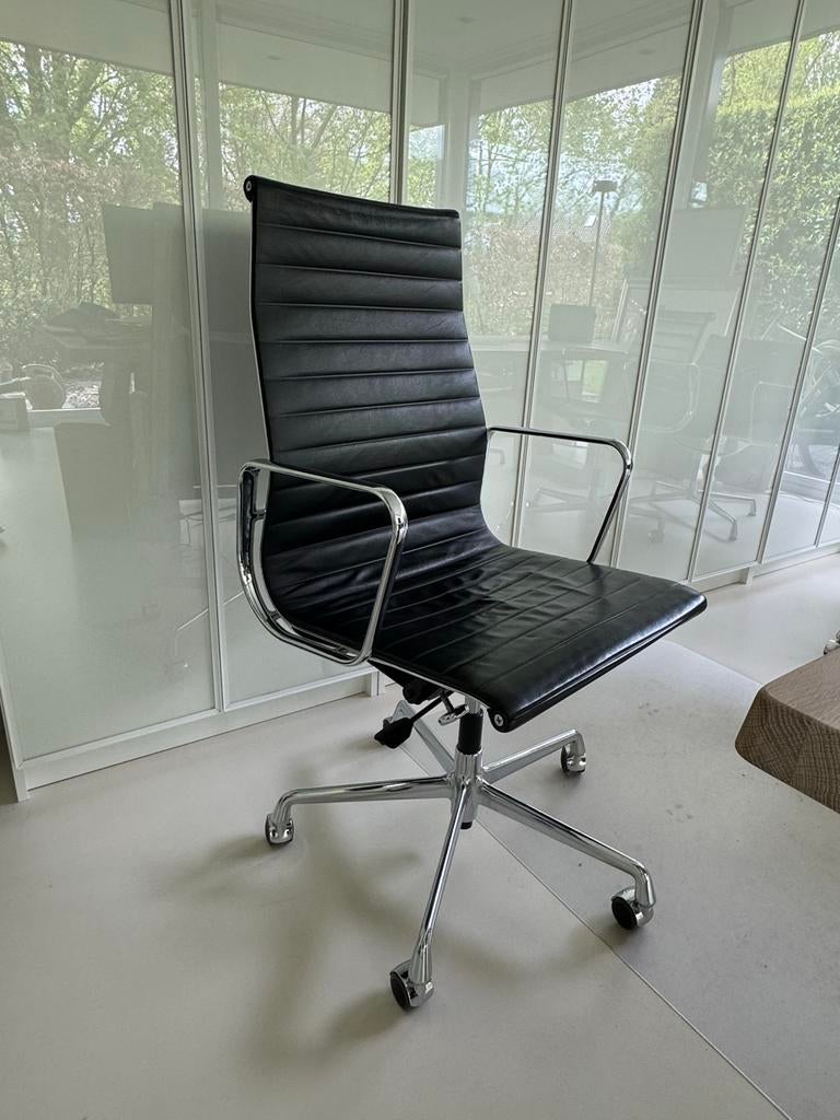 Vitra EA119 hoog Bureaustoel Zwart Leder, Ophalen, Gebruikt, Zwart, Bureaustoel