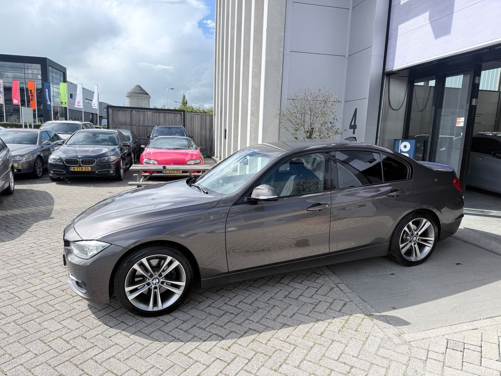 BMW 3-serie 328i High Executive Sport! AUTOMAAT! NAP! INRUIL, Auto's, Automaat, Gebruikt, Zwart, 4 cilinders
