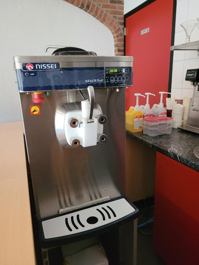 nissei NA 9328 prof softijsmachine, Ophalen, Gebruikt, Overige typen