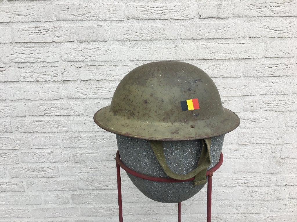 militair oude helm van het Belgisch leger van vroeger, Verzamelen, Militaria | Algemeen, Ophalen of Verzenden, Landmacht, Overige gebieden