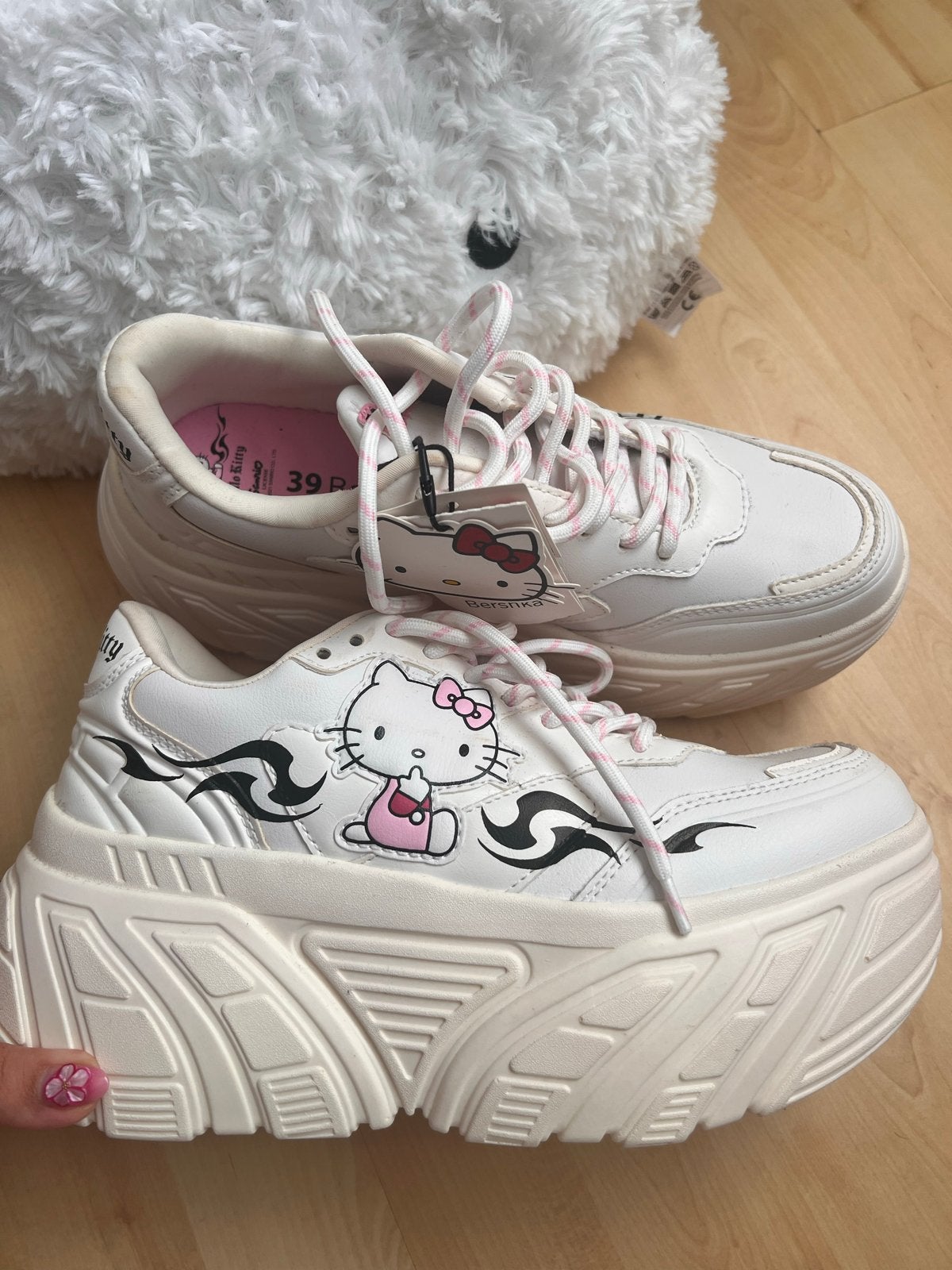 Bershka Hello Kitty Sneakers Maat 39, Verzenden, Nieuw, Wit, Sneakers of Gympen