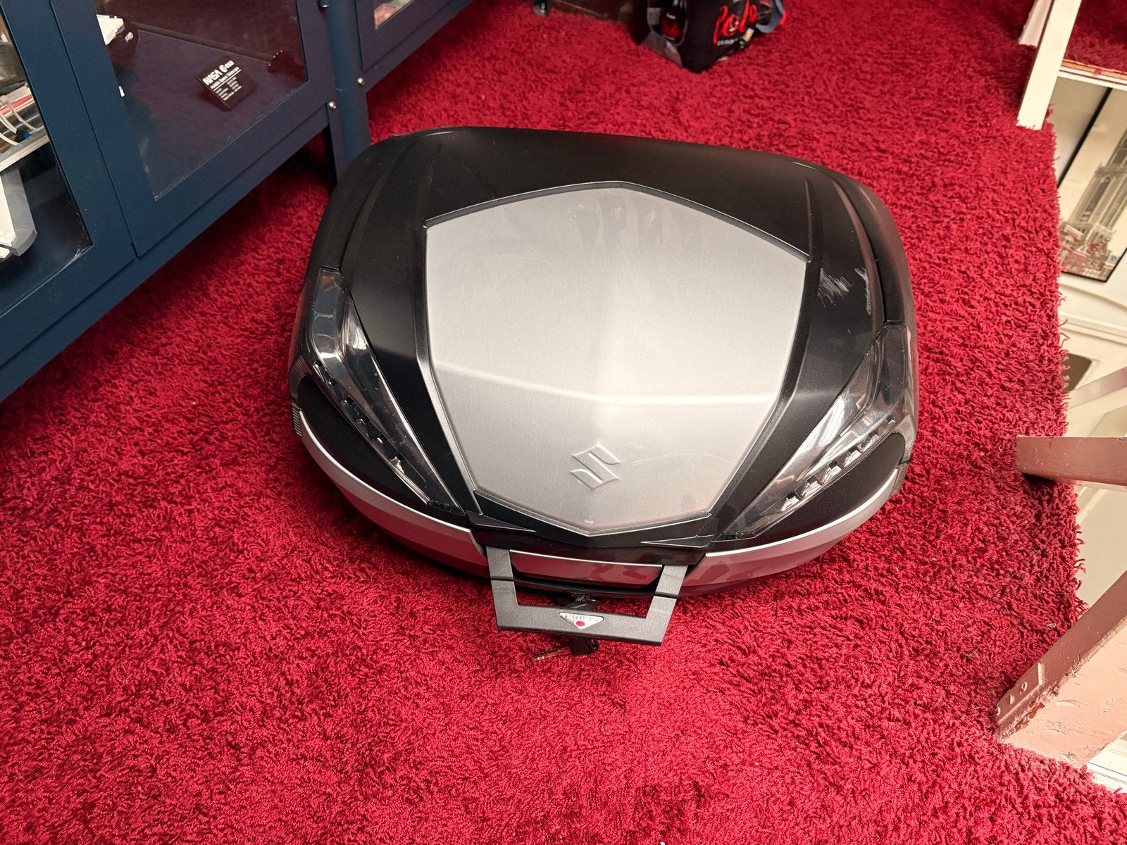 Suzuki Topkoffer met lichte schade en grondplaat, Ophalen, Gebruikt