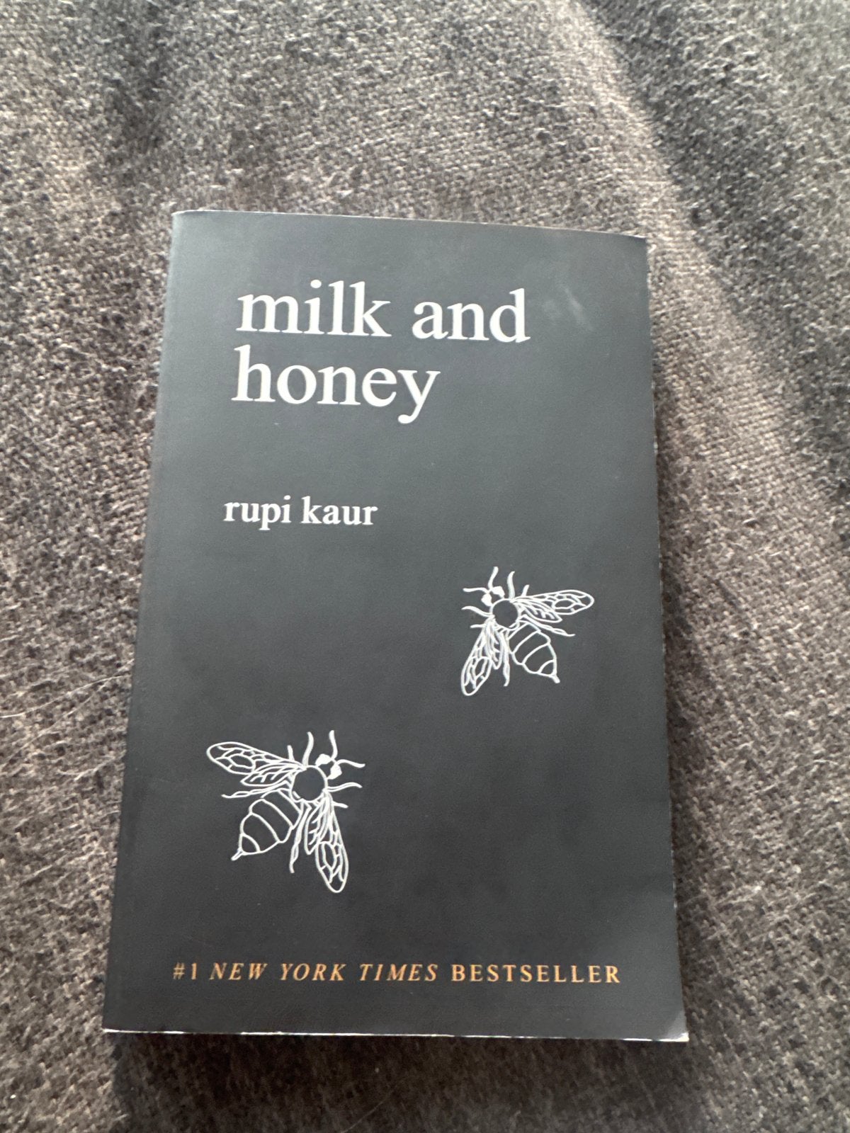 Milk and Honey - Rupi Kaur (Engelstalig), Ophalen of Verzenden, Gelezen, Eén auteur