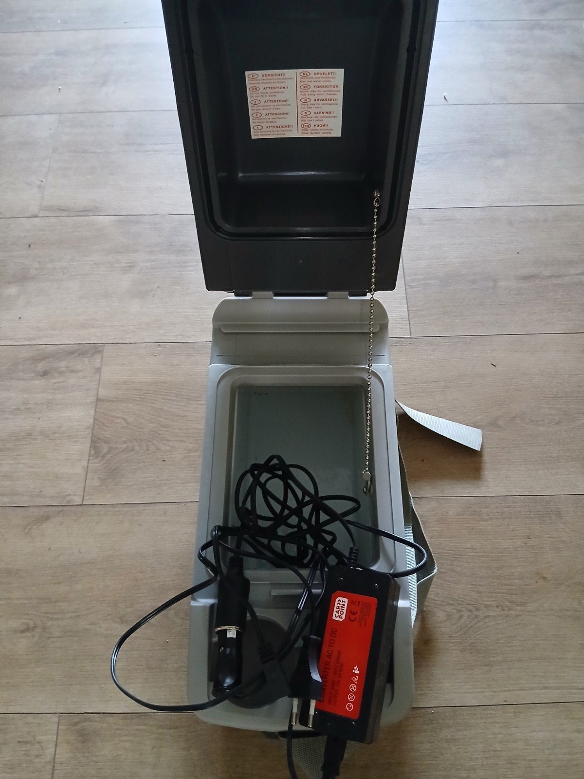 Elektrische Koelbox met 12V/230V Adapter, Ophalen of Verzenden, Zo goed als nieuw, Koelbox, Elektrisch