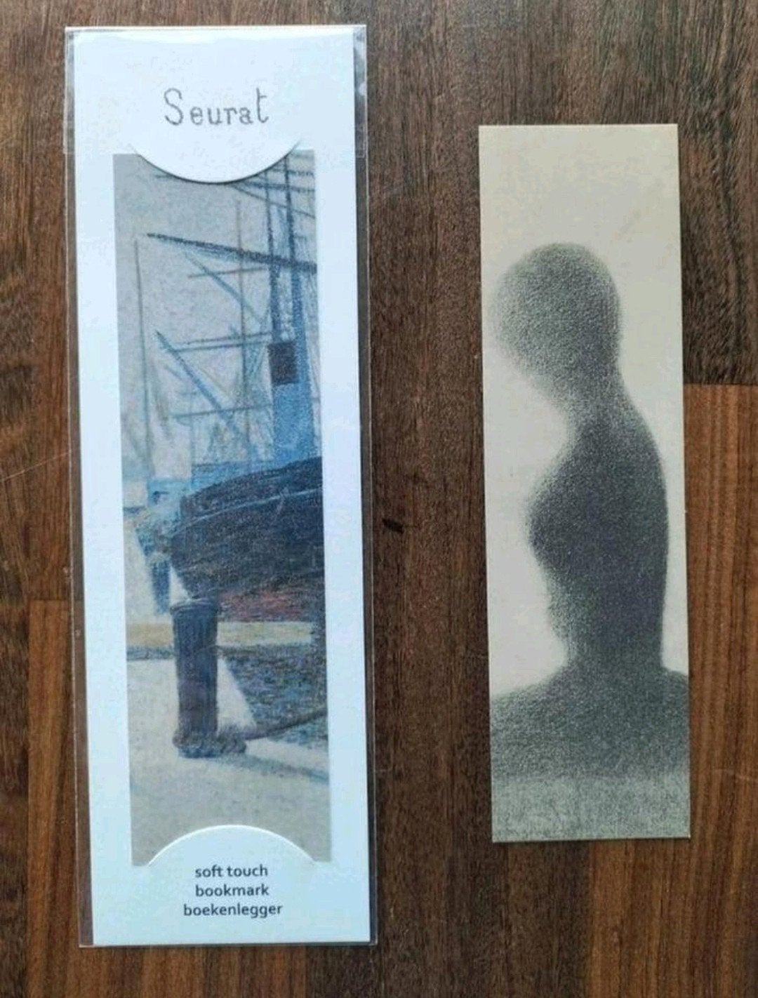Kunst 2x boekenlegger Georges Seurat: Young Woman + Honfleur, Verzamelen, Boekenleggers, Ophalen of Verzenden, Zo goed als nieuw