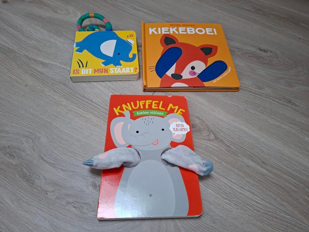 3x kind boek Knuffel me - Is dit mijn staart- kiekeboe, Ophalen of Verzenden, Gelezen, Uitklap-, Voel- of Ontdekboek, 1 tot 2 jaar