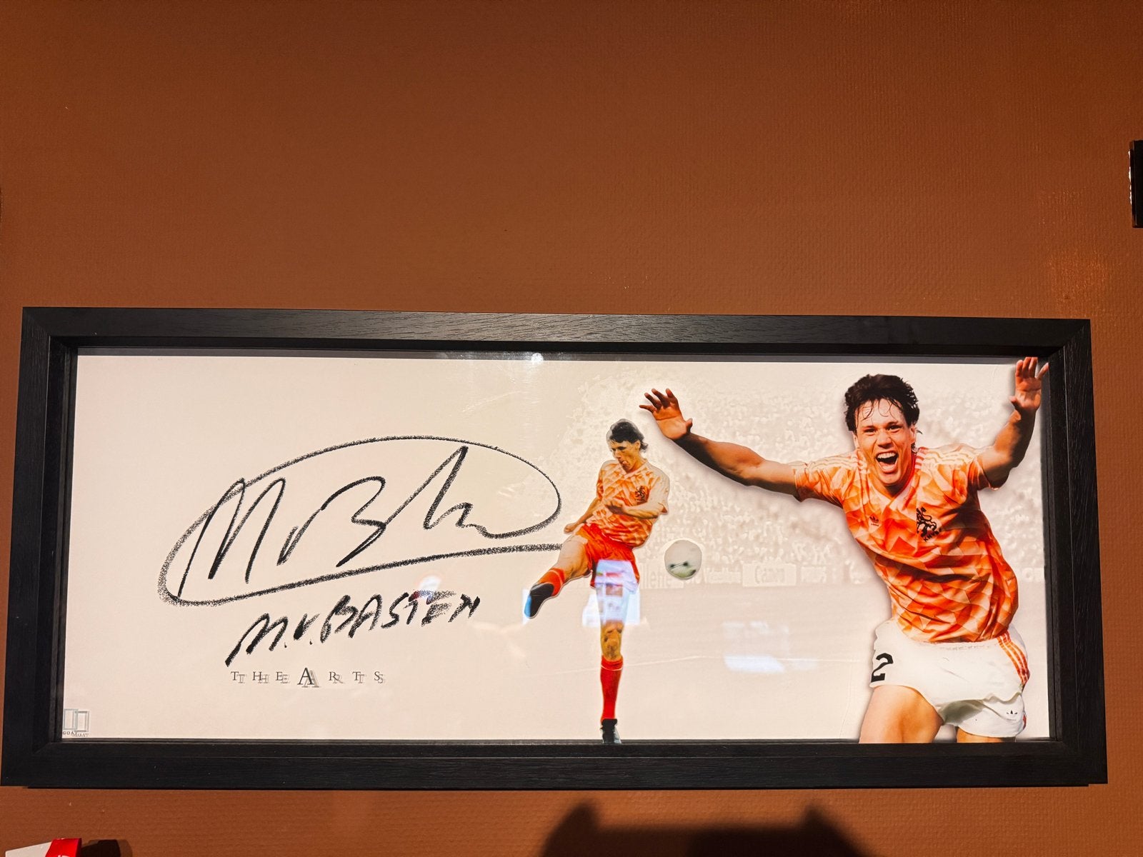 Ingelijste handtekening Marco van Basten - GOAT Authentics, Ophalen of Verzenden, Zo goed als nieuw, Overige sporten, Overige typen