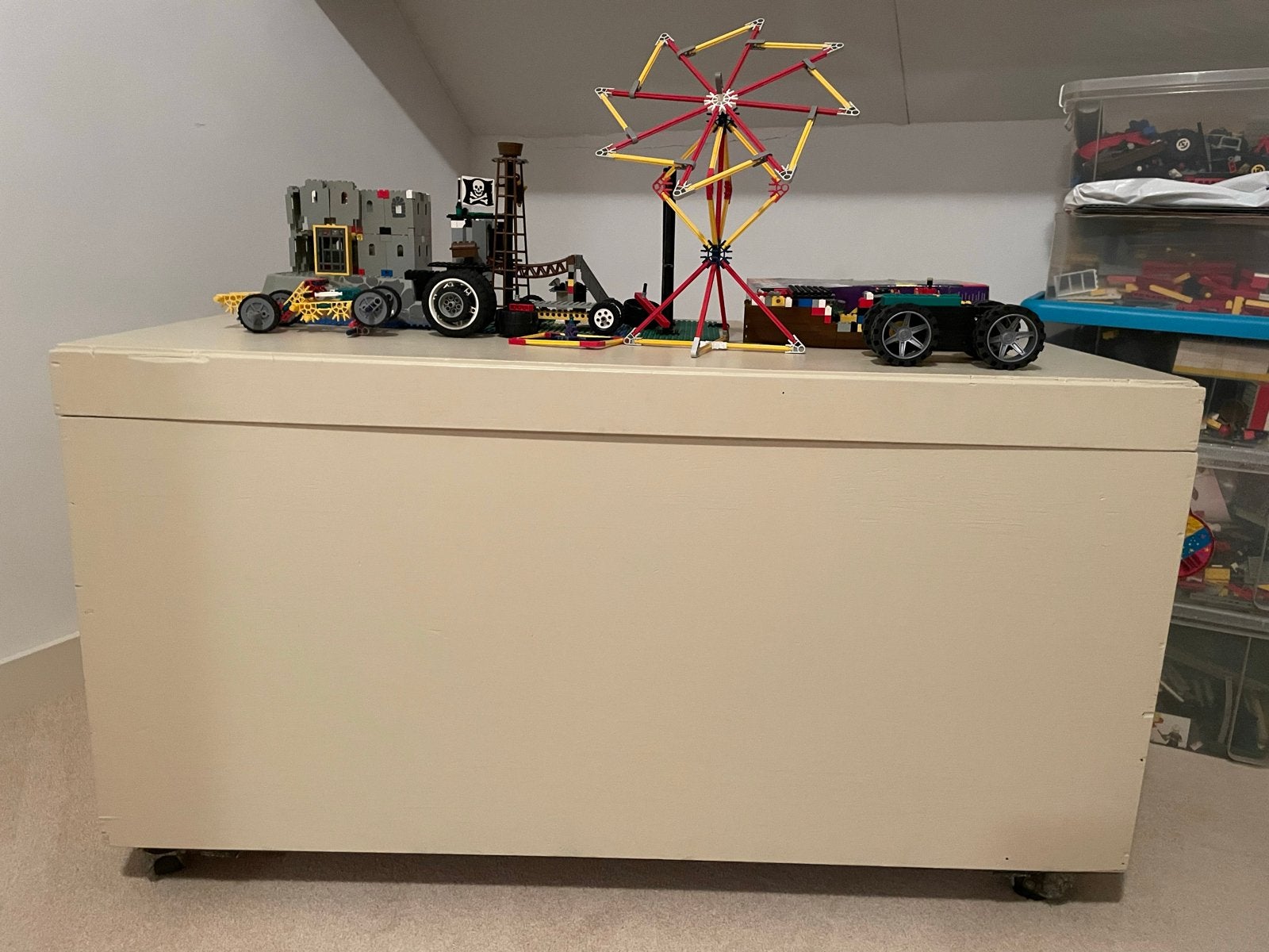 Grote speelgoedkist op wielen - Crèmekleurig, Ophalen, 50 – 75, Gebruikt, 100 tot 150 cm