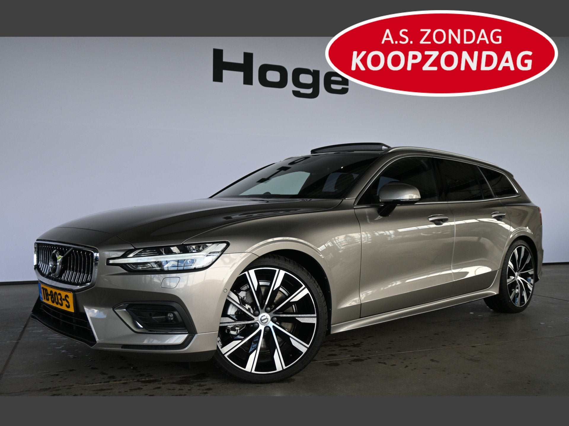 Volvo V60 2.0 T6 AWD Inscription 310PK! Panoramadak Navigati, Auto's, Automaat, Gebruikt, 4 cilinders, Vierwielaandrijving