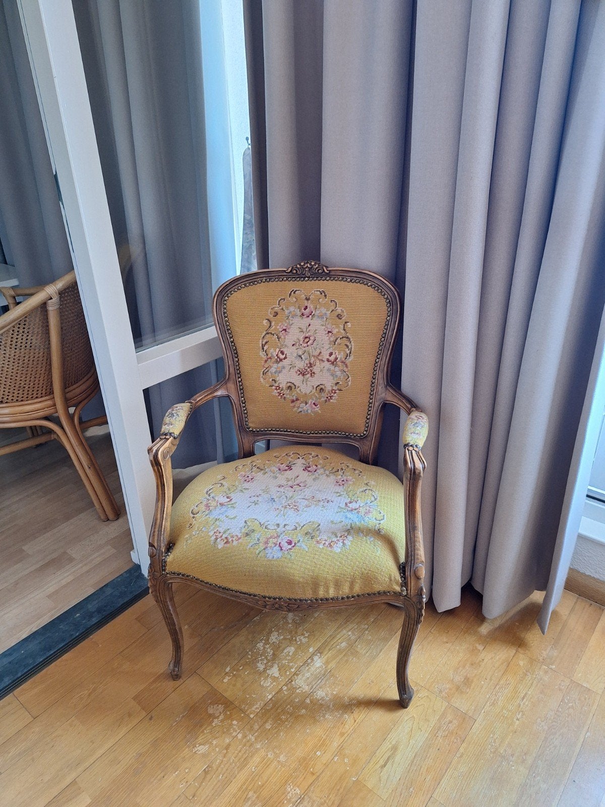 vintage fauteuil met gebloemde bekleding, Ophalen of Verzenden