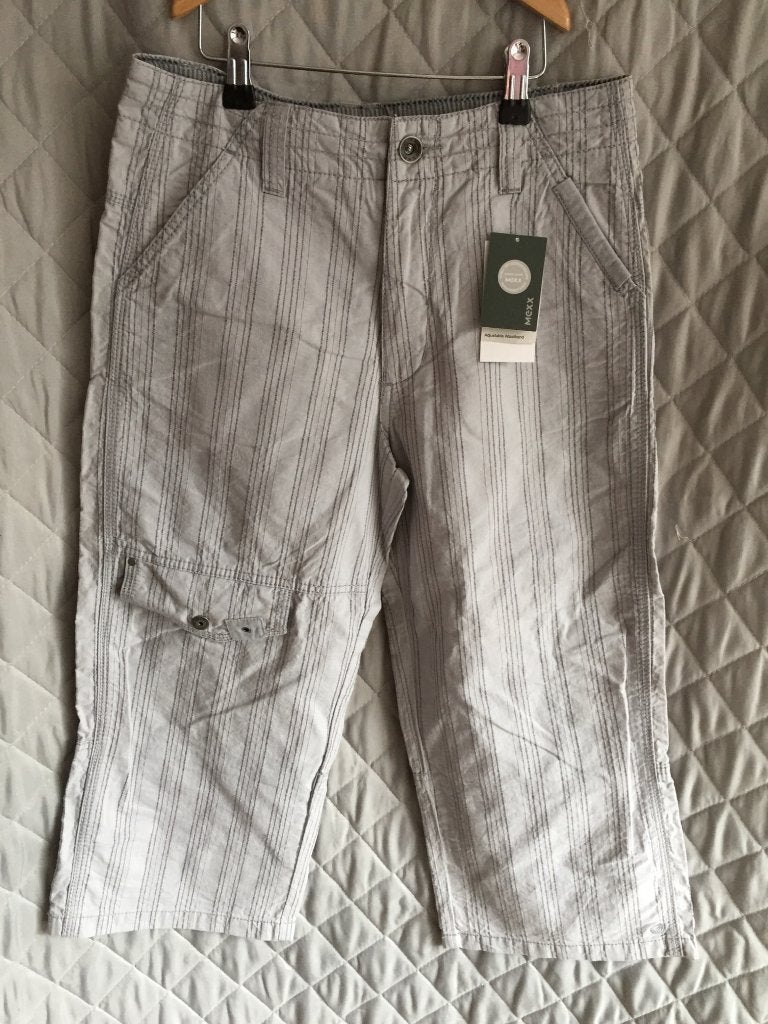 Mexx nieuwe grijze korte broek maat 164 (3B1) (j)