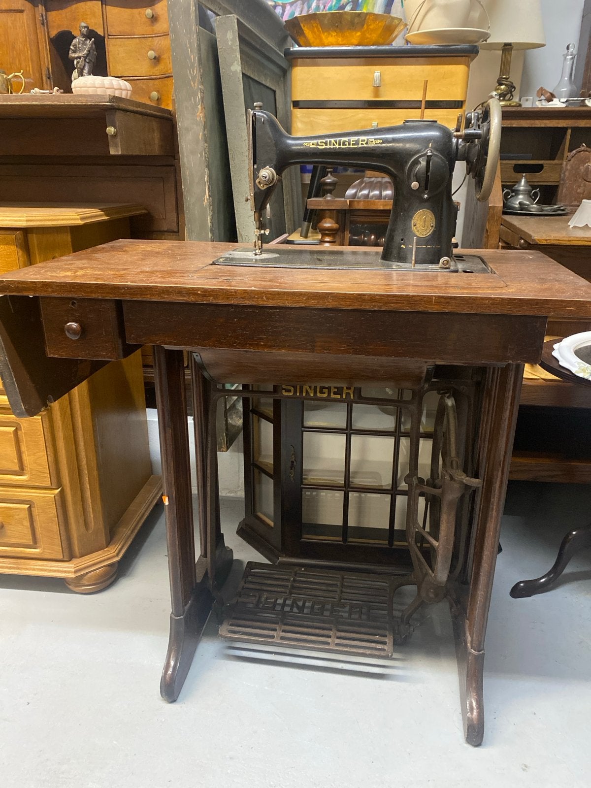 Antieke Singer Naaimachine met Houten Tafel, Ophalen