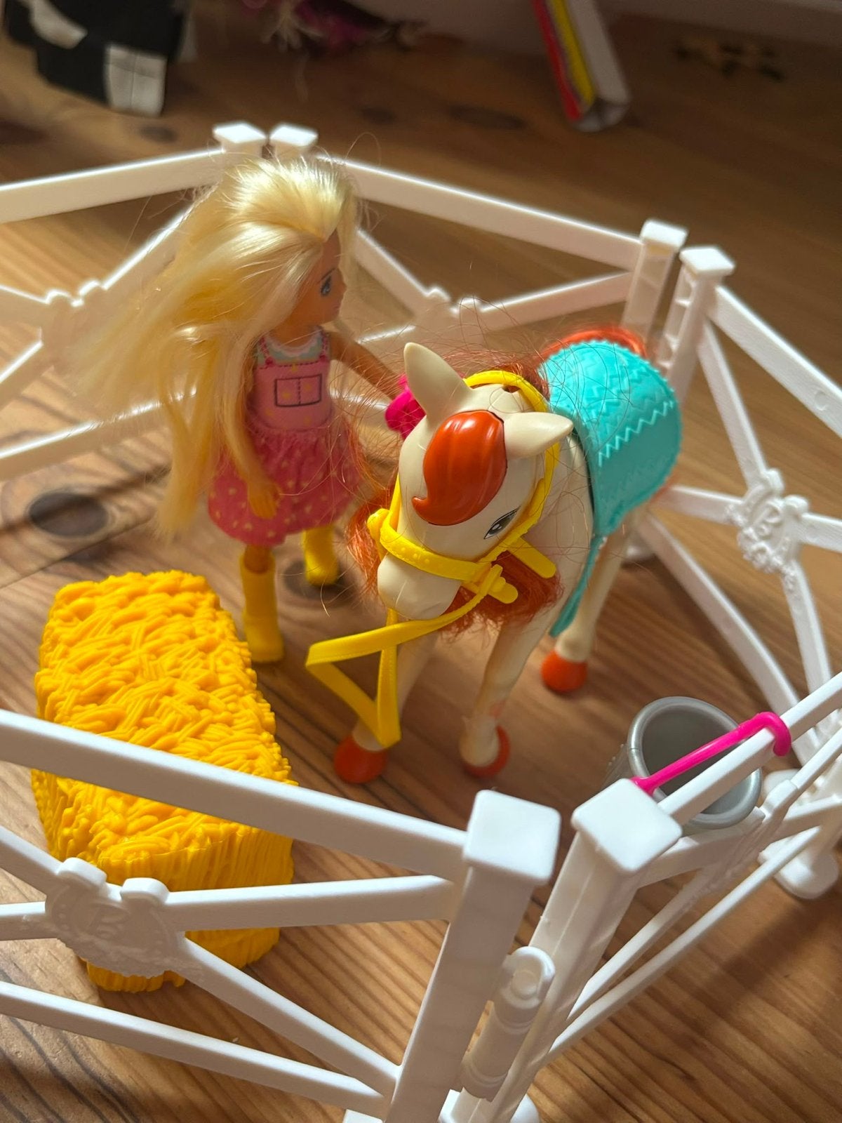 Barbie Chelsea en paard speelset, Ophalen of Verzenden, Gebruikt, Barbie