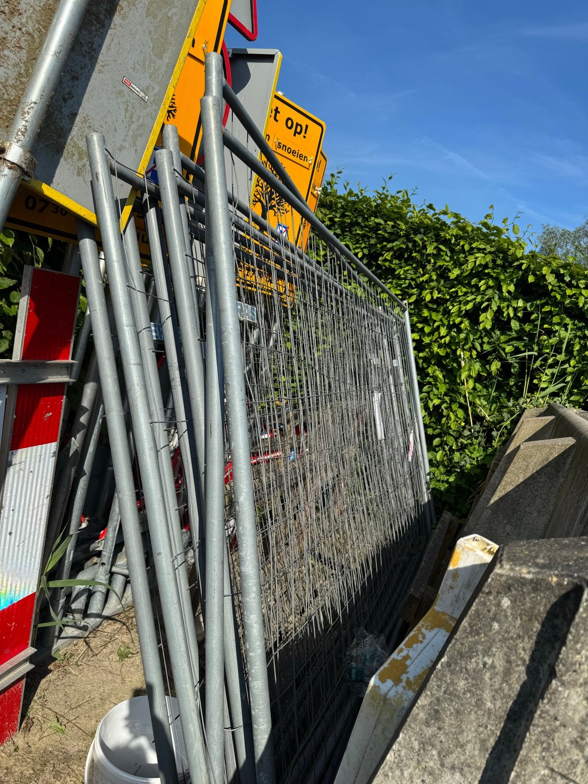 Bouwhekken met voeten en bevestigingen - 14 hekken, 25 blokk, Ophalen, Gebruikt, IJzer