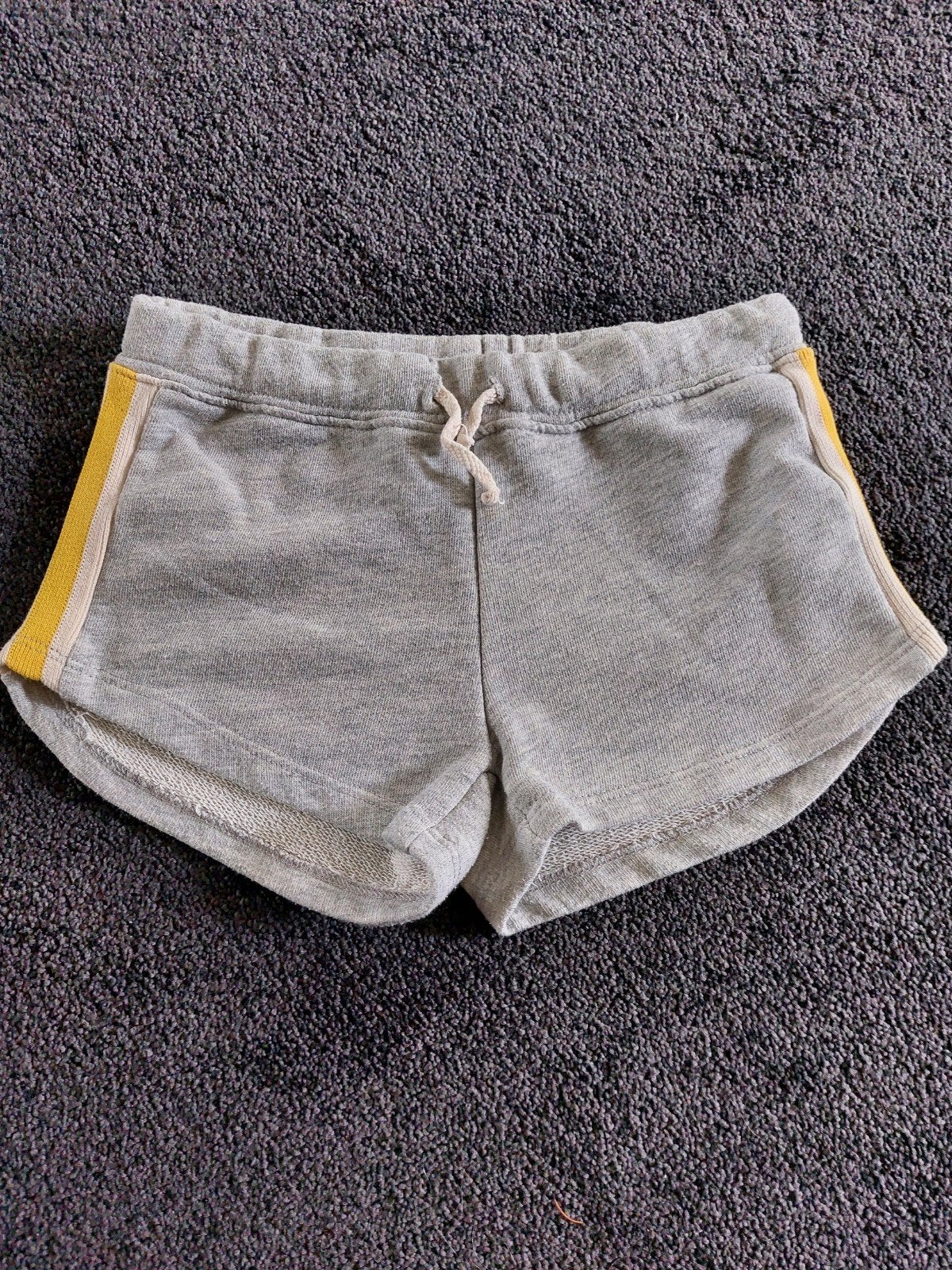 Korte grijze broek van Zara Girls maat 128, Broek, Meisje, Ophalen of Verzenden, Zo goed als nieuw