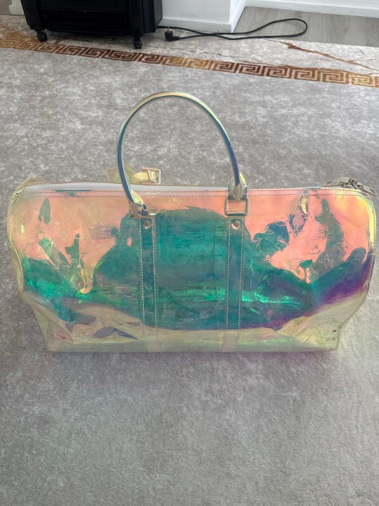 Louis Vuitton Keepall Holografische Reistas, Sieraden, Tassen en Uiterlijk, Tassen | Reistassen en Weekendtassen, 40 tot 60 cm