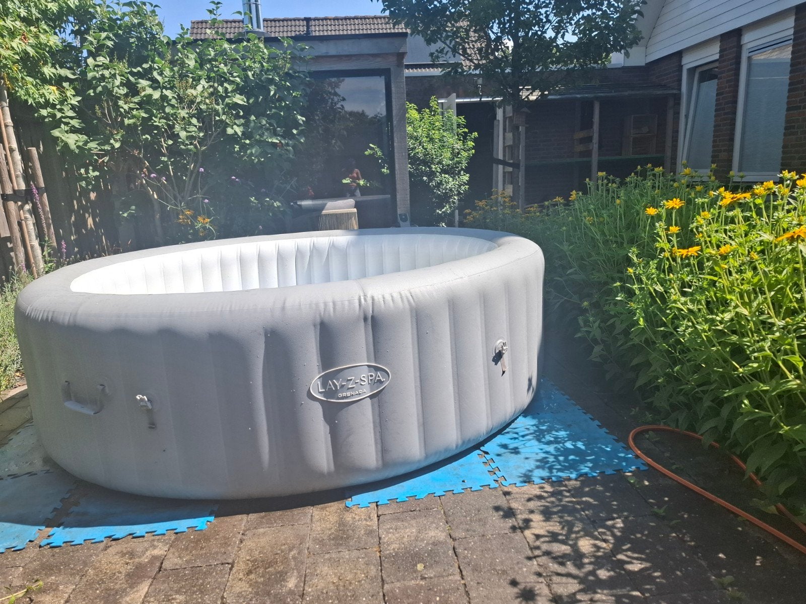 Lay-Z-Spa Grenada opblaasbare jacuzzi met pomp, Ophalen, Gebruikt, Filter, Opblaasbaar