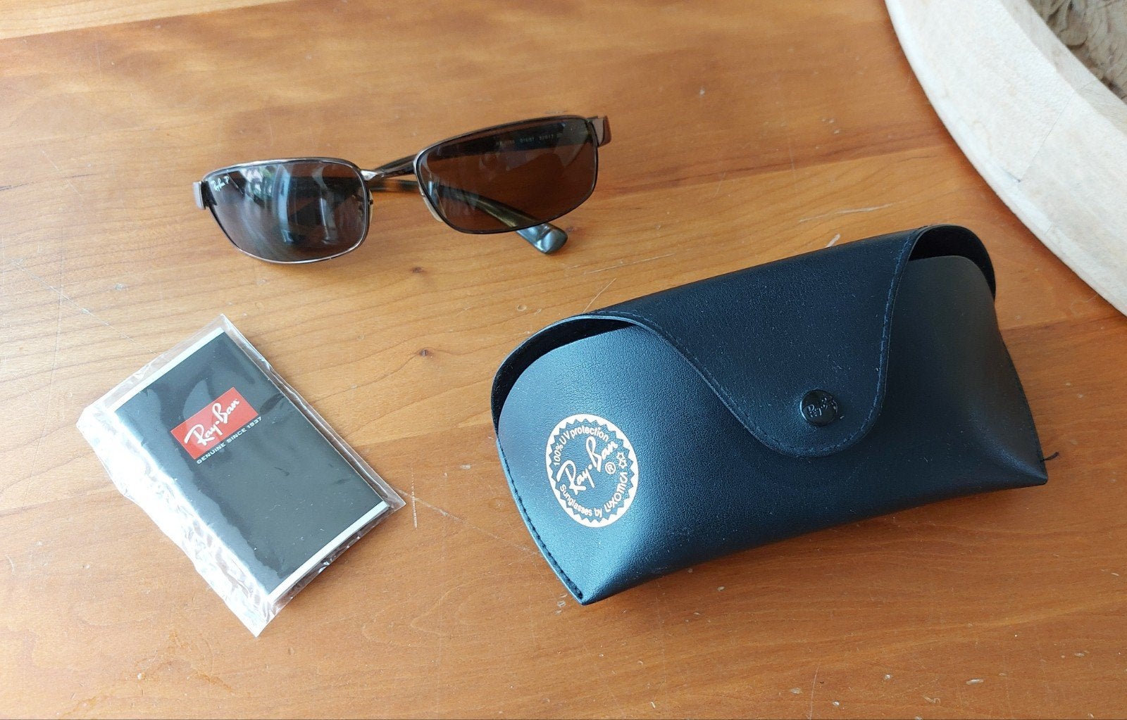 Ray-Ban Heren Zonnebril met Originele Brillenkoker, Sieraden, Tassen en Uiterlijk, Zonnebrillen en Brillen | Heren, Gebruikt, Zonnebril