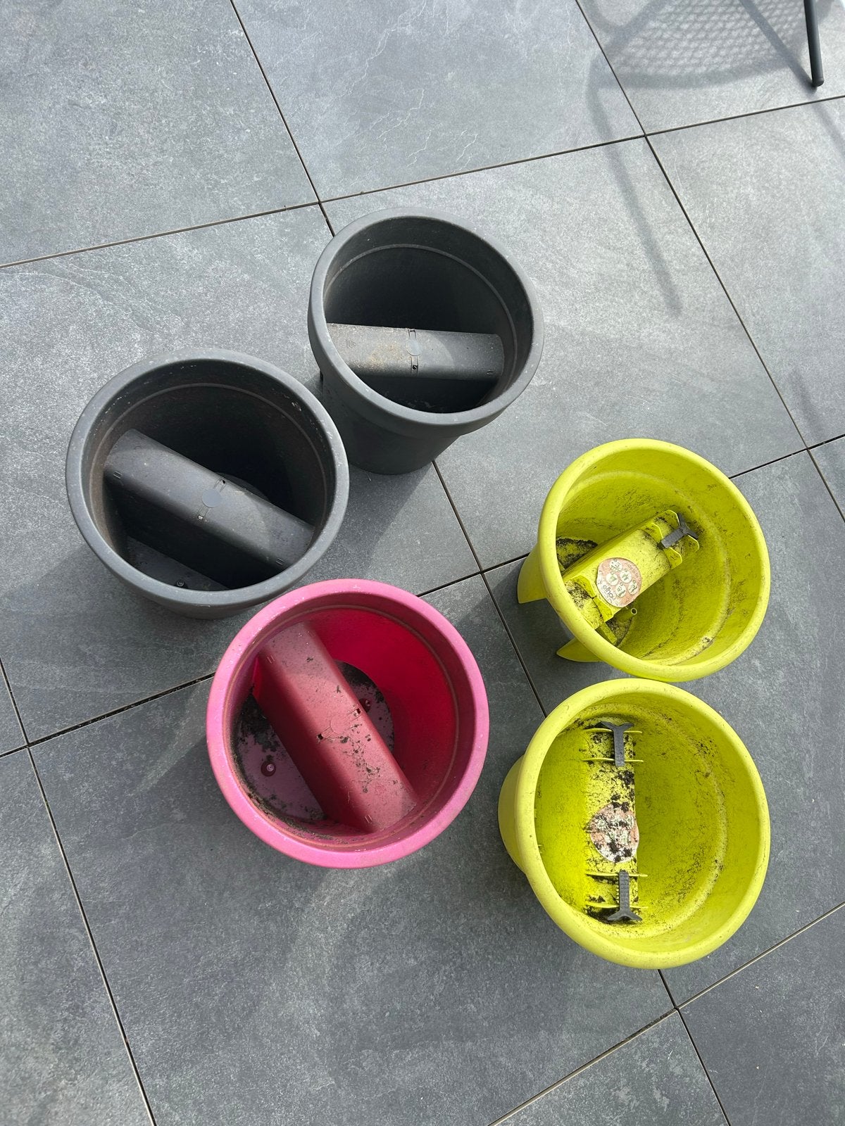 Diverse gebruikte bloempotten - set van 4, Kunststof, Gebruikt, Balkon, Minder dan 60 cm