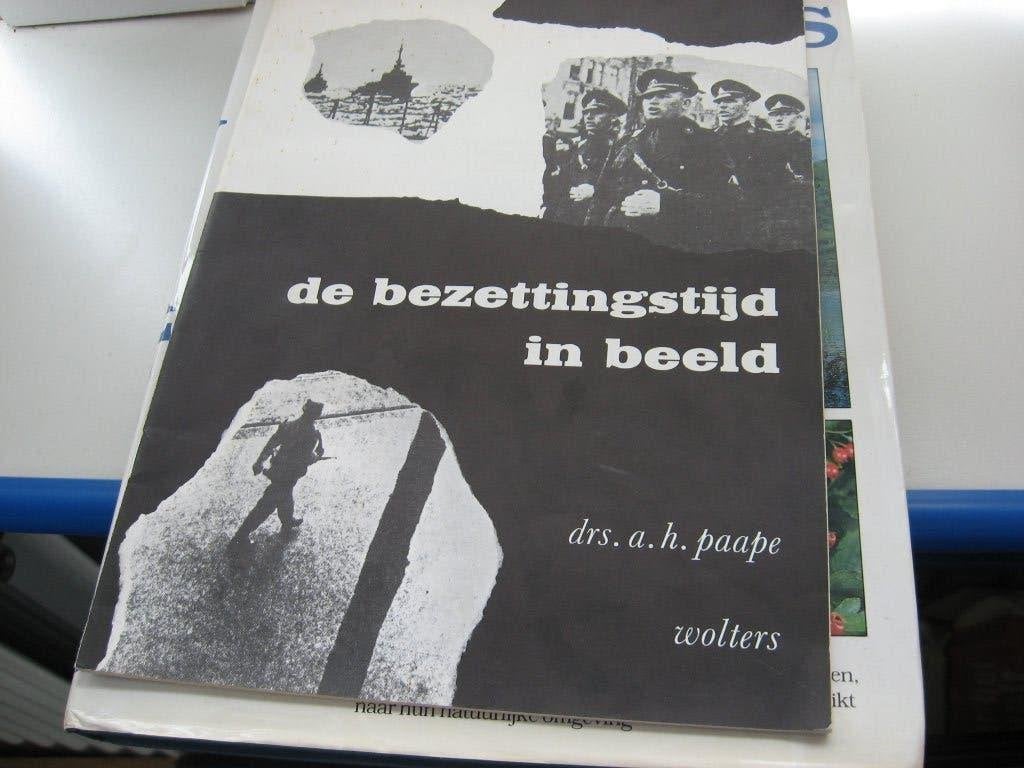 2 stuks boekwerkjes over de 2de wereldoorlog, Ophalen of Verzenden, 20e eeuw of later, Gelezen