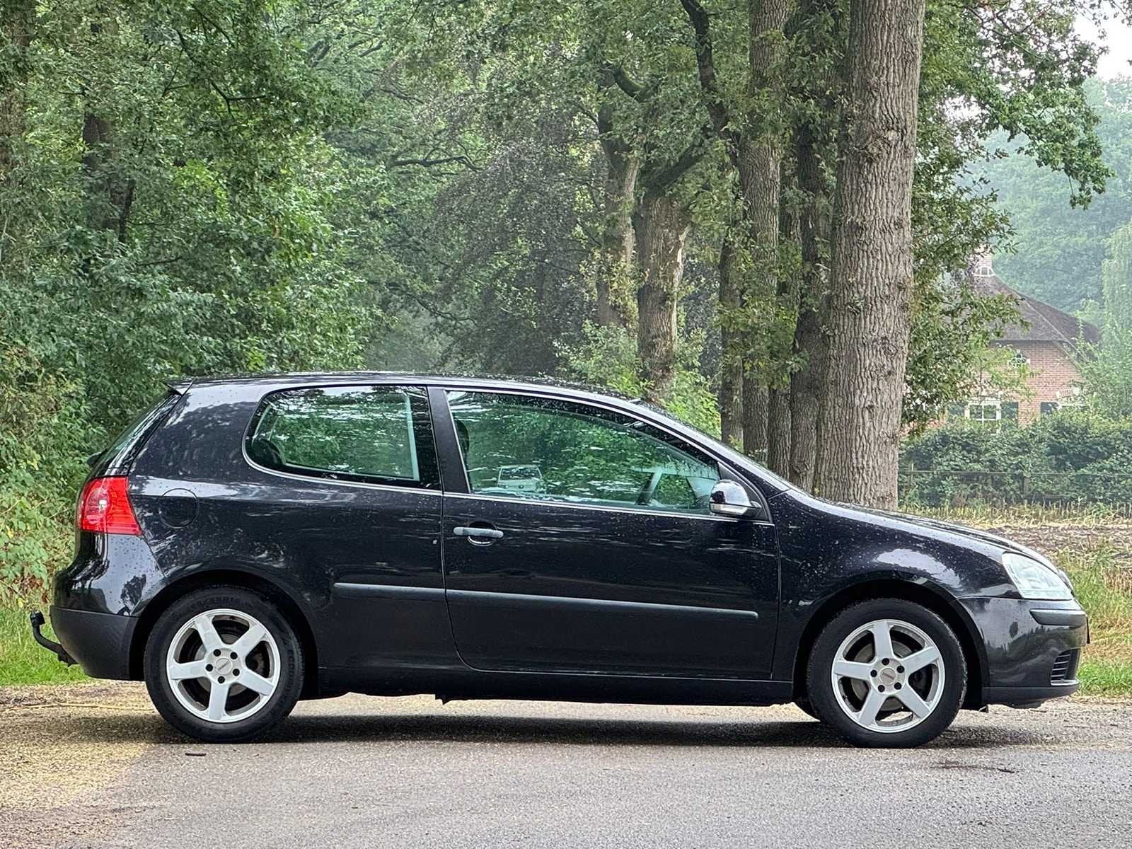 Volkswagen - 2004 - Golf - 1.4 Trendline - 68-PH-NP, Auto's, Voorwielaandrijving, Gebruikt, 4 cilinders, 610 kg