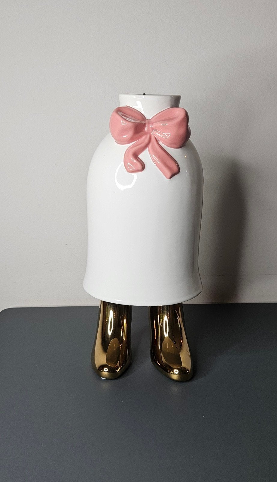 Vaas woman „Mrs." H.36cm, Gilde Handwerk, Dingdener straat 199 Gilde-platz, Export@Gildehandwerk.com, Nieuw