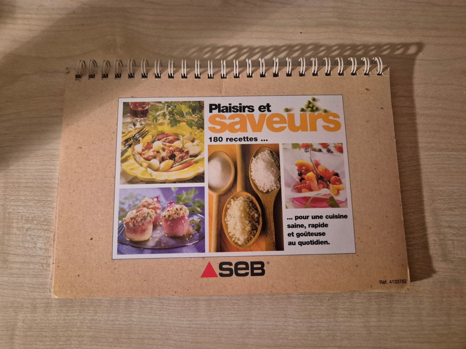Authentiek Frans SEB receptenboek - Plaisirs et Saveurs (Coc, Ophalen of Verzenden, Zo goed als nieuw