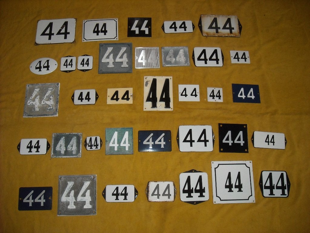 oud emaille huisnummer 44 ook 45 46 47 48 49 50 51 52 53 54, Antiek en Kunst, Ophalen of Verzenden