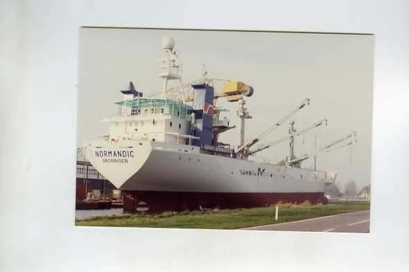 scheepvaart-foto-SEATRADE-N serie-bouw-3x, Verzamelen, Ophalen of Verzenden, Zo goed als nieuw, Motorboot, Boek of Tijdschrift
