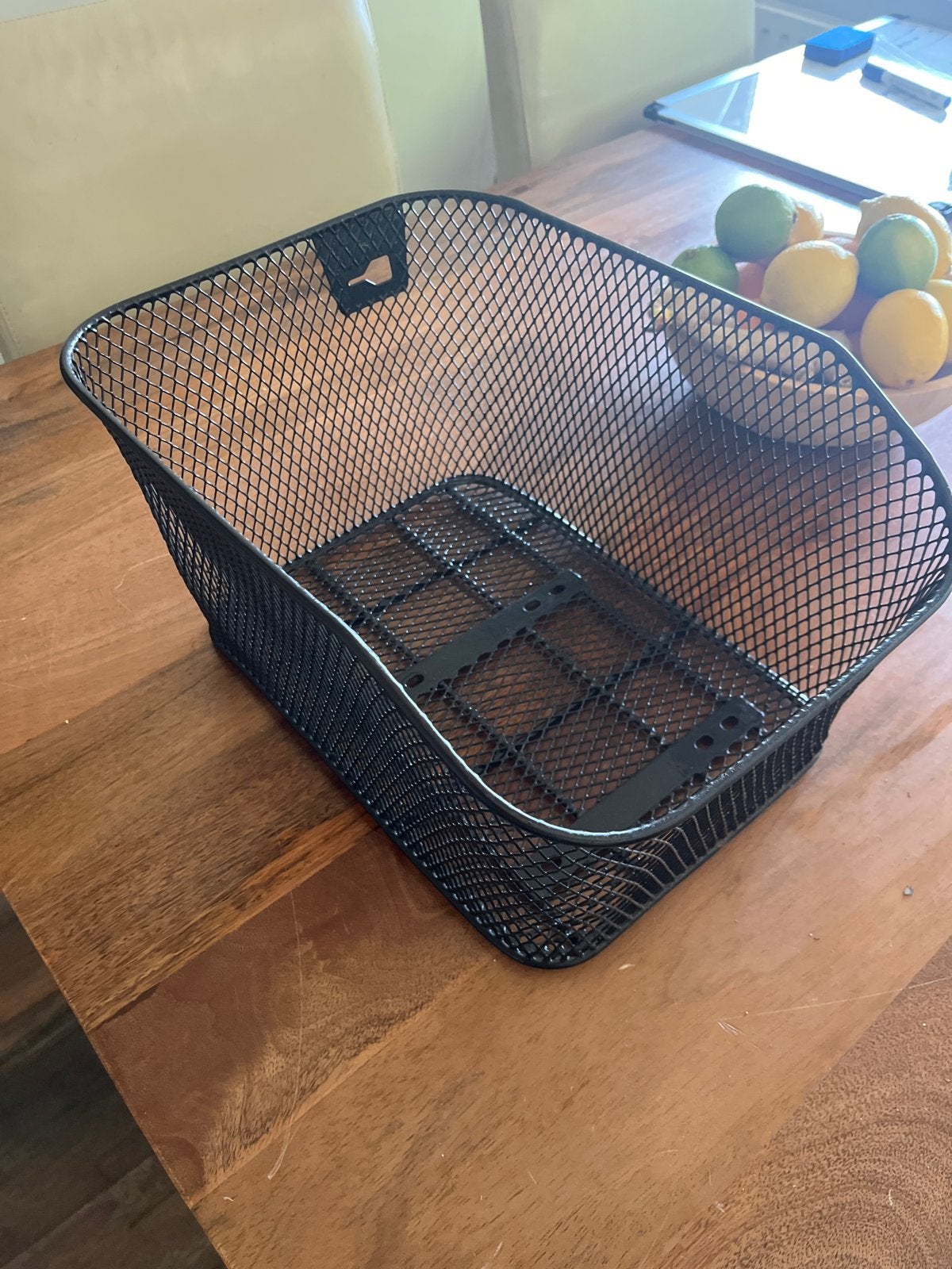 Zwarte metalen fietsmand voor voorop de fiets, Ophalen, Gebruikt, Fietsmand, Stuurbevestiging
