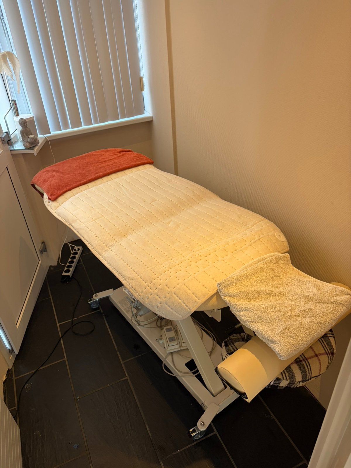 Elektrisch massage tafel t.e.a.b. Op te halen, Ophalen, Gebruikt, Massagetafel